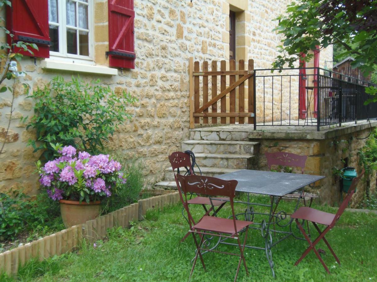 La Chabotine Bed & Breakfast Allas-Les-Mines Bagian luar foto